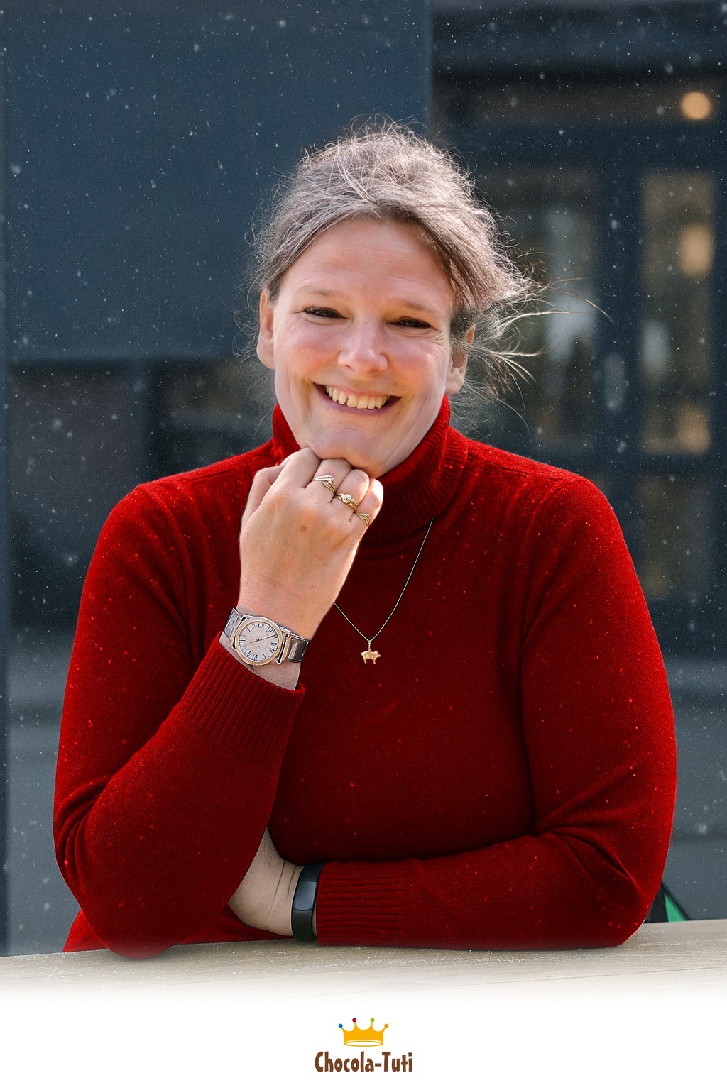 Mieke in een rode trui